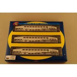   RTR Bombardier Cab w/2 Coaches, Metrolink (3) ATH25920 Toys & Games