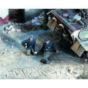  Tiger Tank Crew at Rest 1 35 Verlinden: Toys & Games