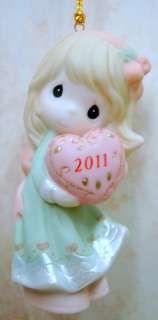 PRECIOUS MOMENTS Love Is Best Gift 2011 Ornament 111002  