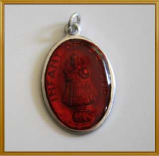 Catholic INFANT JESUS PRAGUE Medal w/ Red Enamel Italy  