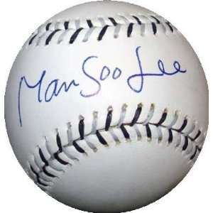 Man Soo Lee autographed Baseball 
