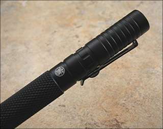 Smith & Wesson Tactical Penlight / Self Defense Tool / Glass Breaker 