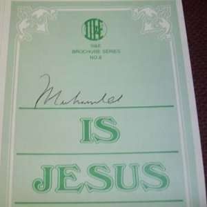 Muhammad Ali Autographed Religious Pamphlet:  Sports 