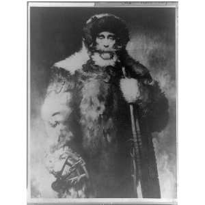  Robert Edwin Peary,costume,discovered,North Pole,fur,rifle 