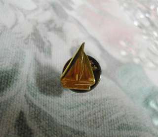   OR AMERICAN GIRL VINTAGE CUTE SAILBOAT TACK PIN ON SALE & FREE SHIP