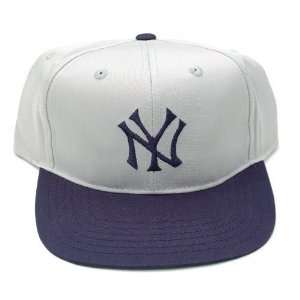  MLB York Yankees Snapback Hat   Gray / Navy Sports 