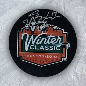  MILAN LUCIC Winter Classic SIGNED Hockey Puck: Sports 