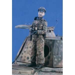  German Tank Commander Figure 120mm Verlinden: Toys & Games