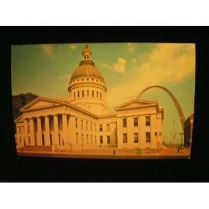  70s Old Courthouse & Gateway Arch, ST. Louis MO not 