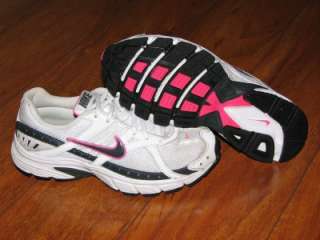 Womens Girls NIKE RUNNING Shoes Size 6.5 White Pink & Black    MUST 