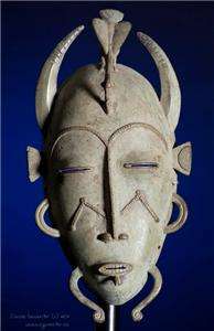 This is a very fine Bronze mask from Cote divoi.