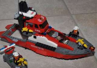 Lego Feuerwehrboot 7046, mit kleinem Beiboot in Brandenburg   Zossen 