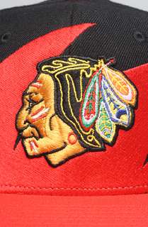 Mitchell & Ness The Chicago Blackhawks Sharktooth Snapback Hat in 