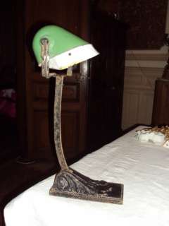   Ancienne lampe de bureau an.30,abat jour émaillé vert,notaire 