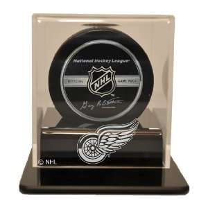  Detroit Red Wings Hockey Puck Display Case Sports 