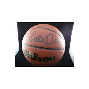  Lute Olson Autographed Ball   Sports Memorabilia Sports 