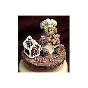  Boyds Bears Simon Bakers Delight Candle Topper: Home 