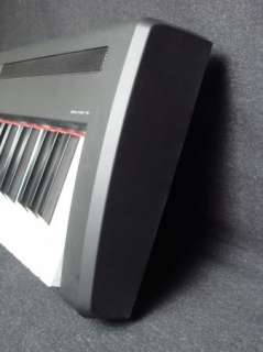 Yamaha P 95B 88 Key Electric Piano Keyboard P95 B w/ Sustain Pedal 