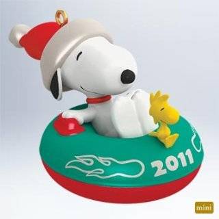 Winter Fun Snoopy #14 2011 Hallmark Miniature Ornament   QXM9117