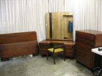 Great 4 Pc Walnut Bedroom Set   Vanity,Bench,Bed,Chest  